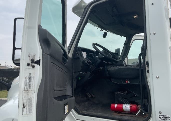 2019 International LT in Toledo, OH — photo 9