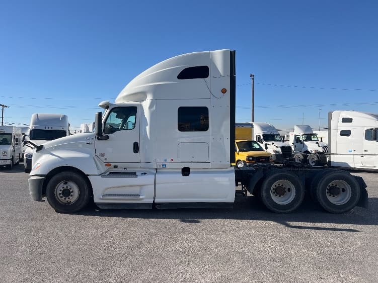 2019 International LT in El Paso, TX — photo 4