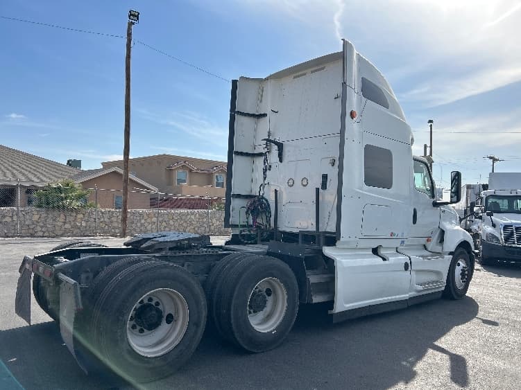 2019 International LT in El Paso, TX — photo 7