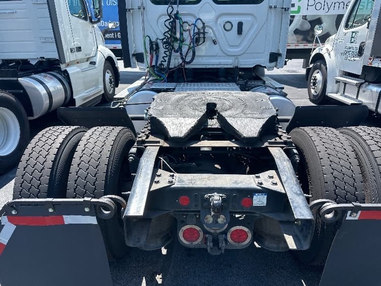 2020 Freightliner Cascadia in Lithia Springs, GA — photo 6