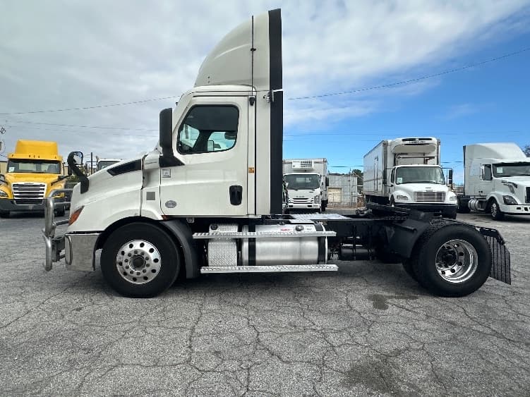 2020 Freightliner Cascadia in Atlanta (Conyers), GA — photo 4