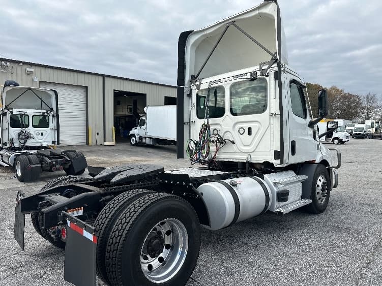 2020 Freightliner Cascadia in Atlanta (Conyers), GA — photo 7