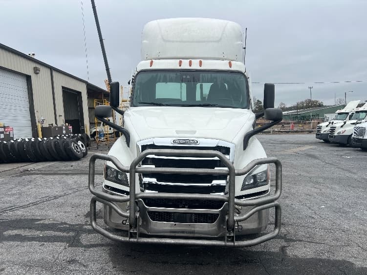 2020 Freightliner Cascadia in Atlanta (Conyers), GA — photo 2