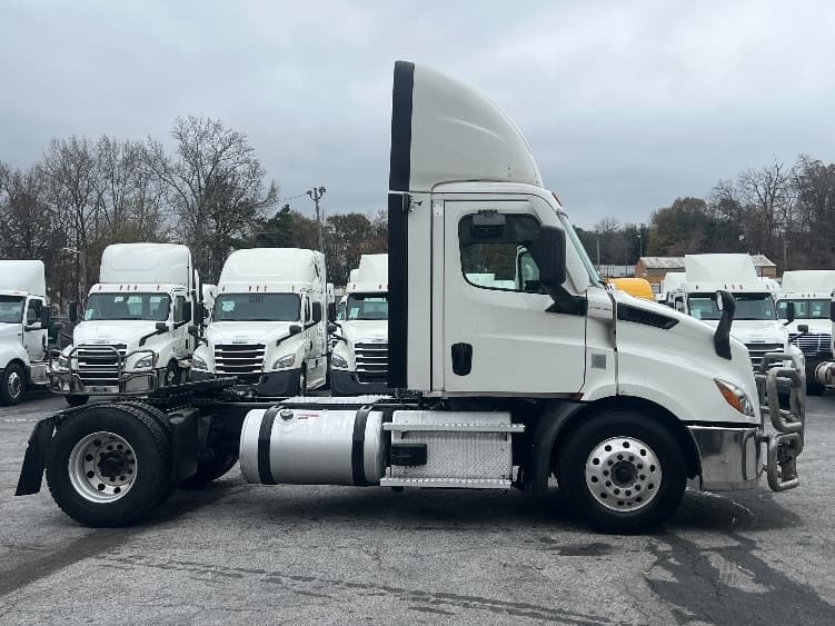 2020 Freightliner Cascadia in Atlanta (Conyers), GA — photo 8