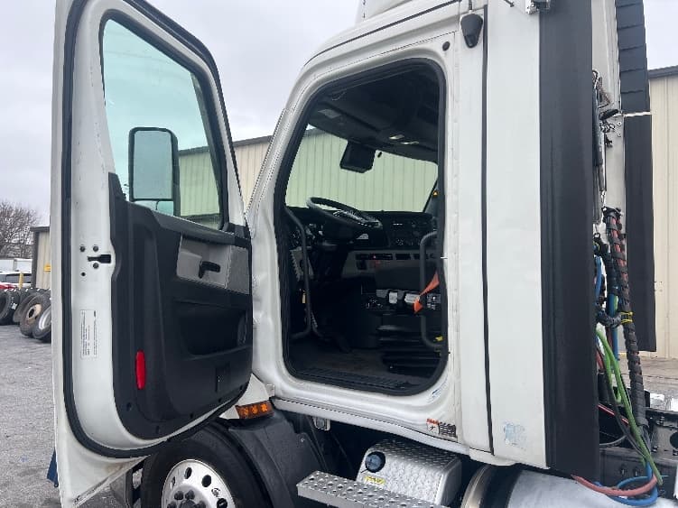 2020 Freightliner Cascadia in Atlanta (Conyers), GA — photo 9