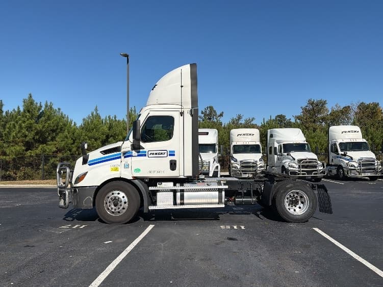2020 Freightliner Cascadia in Lithia Springs, GA — photo 4