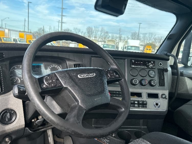2020 Freightliner Cascadia in Atlanta (Forest Park), GA — photo 10