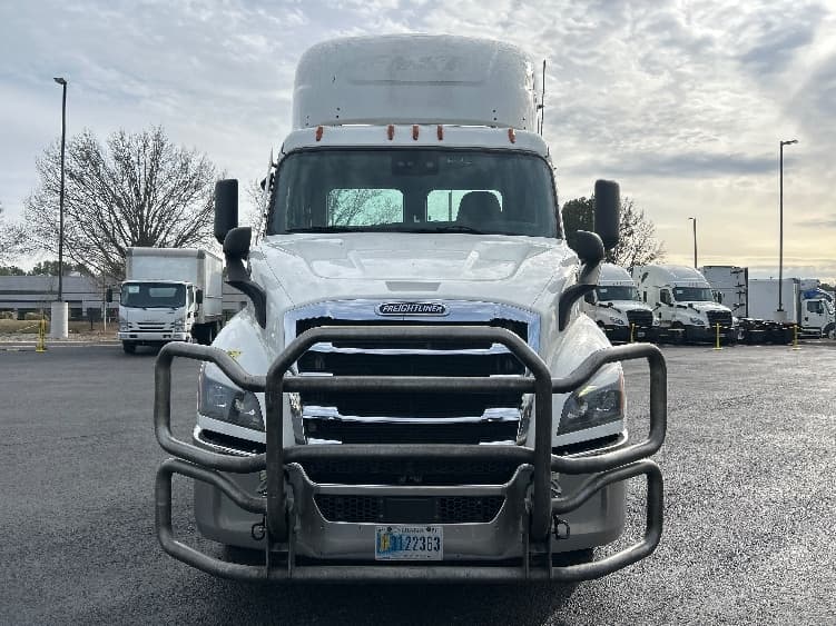 2020 Freightliner Cascadia in Atlanta (Forest Park), GA — photo 2
