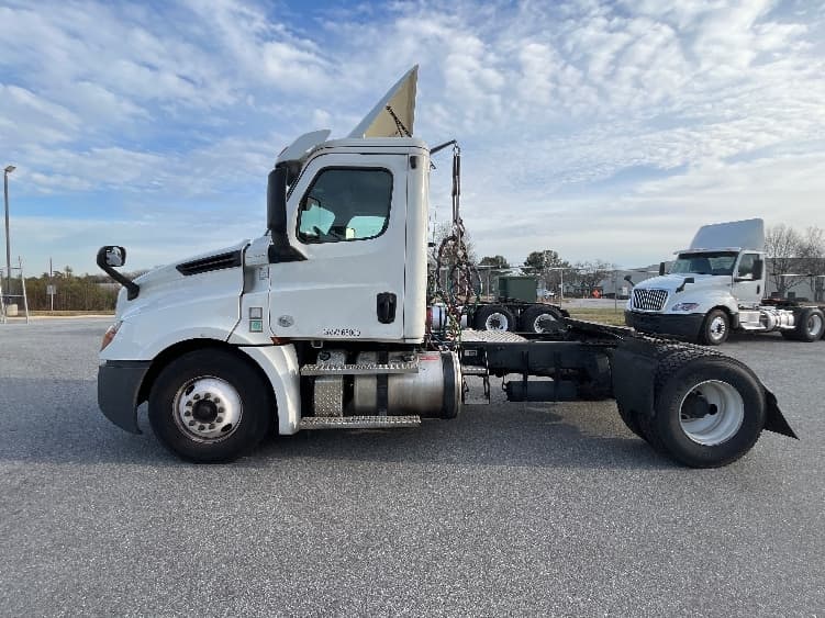 2020 Freightliner Cascadia in Mcdonough, GA — photo 4