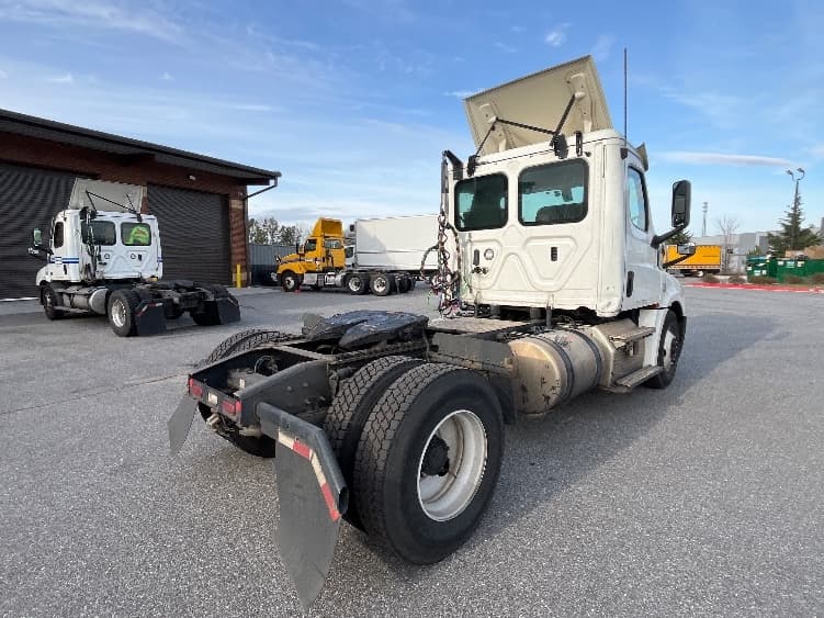2020 Freightliner Cascadia in Mcdonough, GA — photo 7