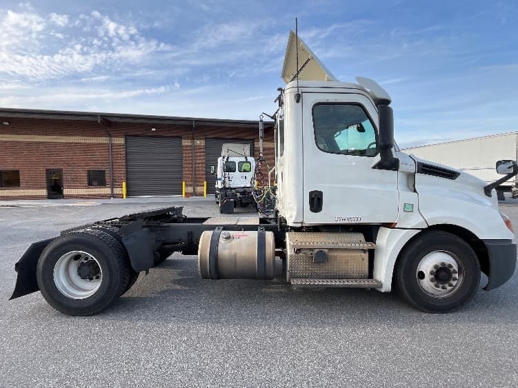 2020 Freightliner Cascadia in Mcdonough, GA — photo 8