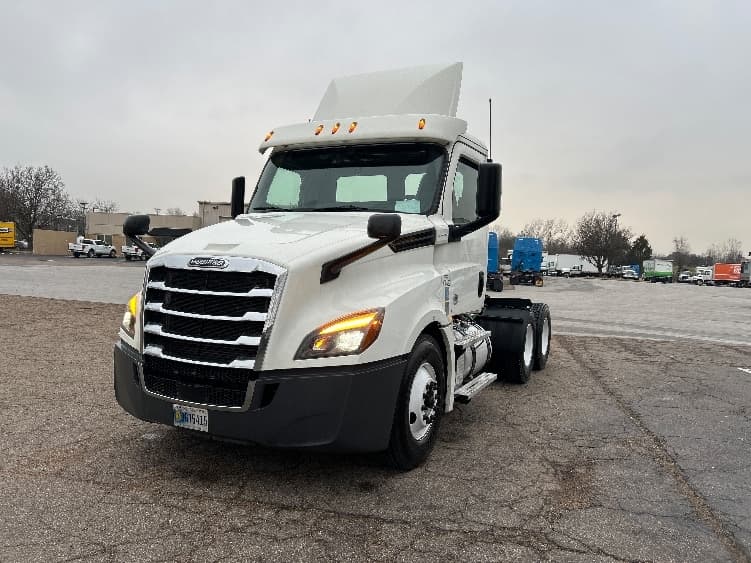 2020 Freightliner Cascadia in Chattanooga, TN — photo 3