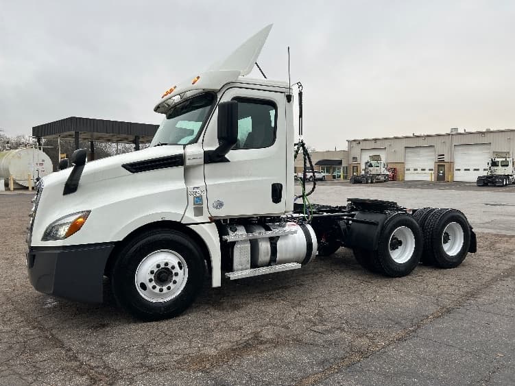 2020 Freightliner Cascadia in Chattanooga, TN — photo 4