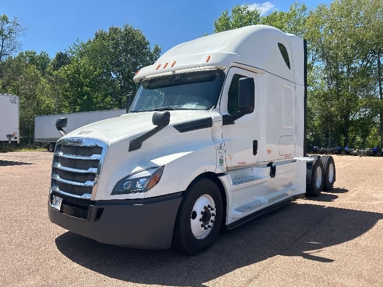 2020 Freightliner Cascadia in Jackson, MS — photo 3
