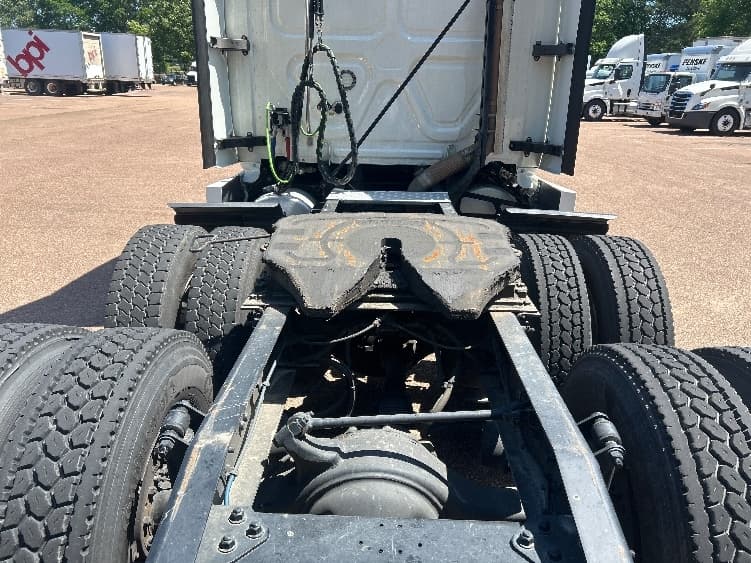 2020 Freightliner Cascadia in Jackson, MS — photo 6