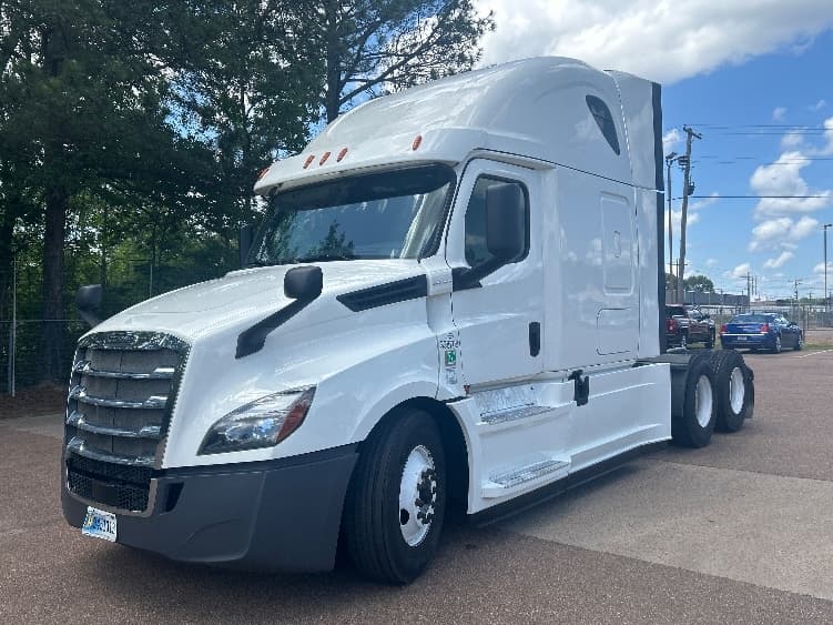 2020 Freightliner Cascadia in Jackson, MS — photo 3