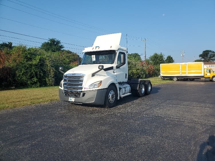 2020 Freightliner Cascadia in White Deer, PA — photo 3