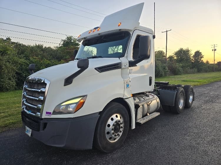 2020 Freightliner Cascadia in White Deer, PA — photo 3