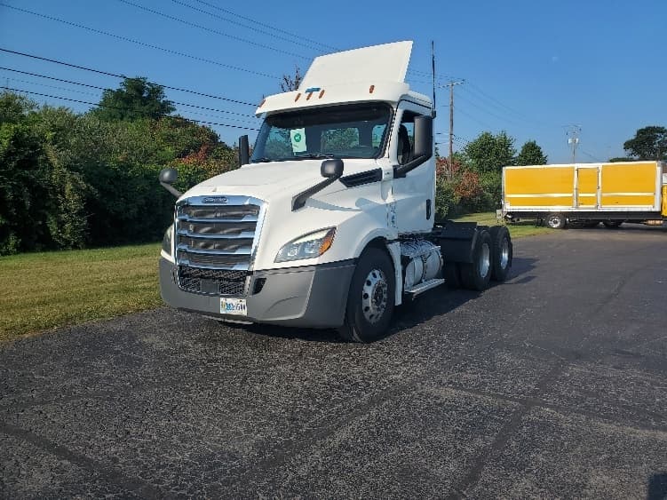 2020 Freightliner Cascadia in White Deer, PA — photo 3