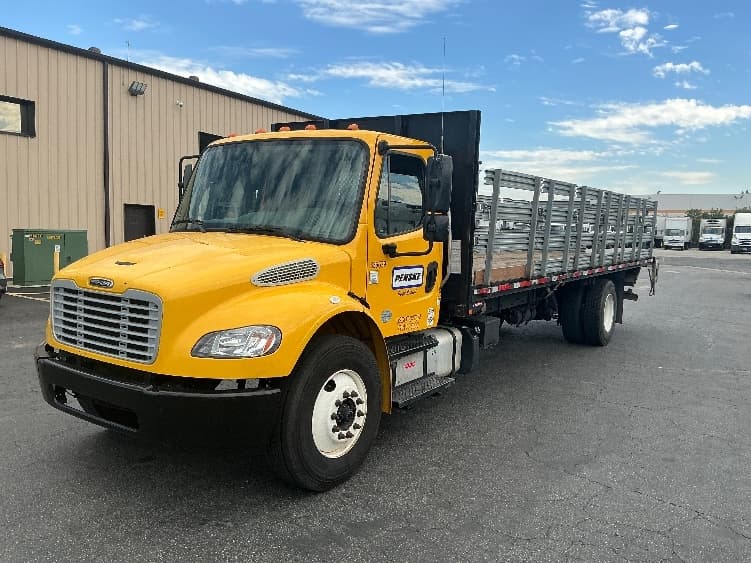 2020 Freightliner M2 106 in Sun Valley, CA — photo 3