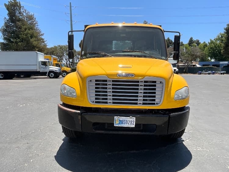 2020 Freightliner M2 106 in San Leandro, CA — photo 2