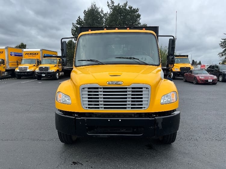 2020 Freightliner M2 106 in Portland, OR — photo 2