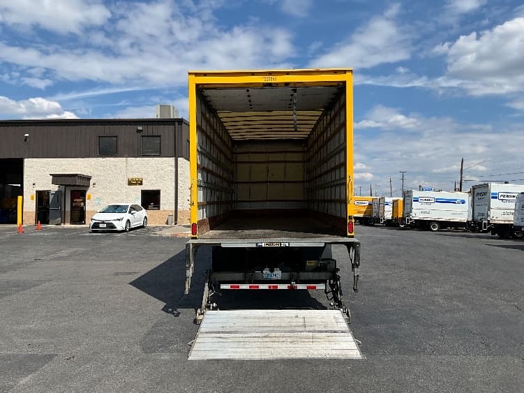 2020 Freightliner M2 106 in Houston, TX — photo 9