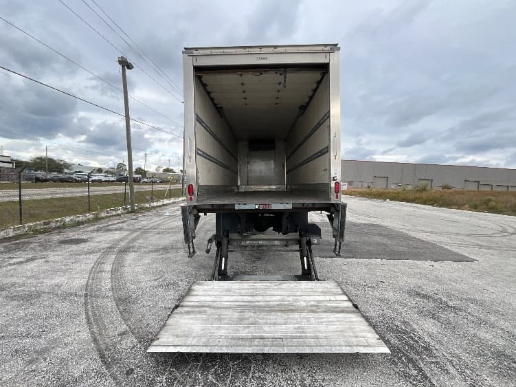 2020 Freightliner M2 106 in Lakeland, FL — photo 9
