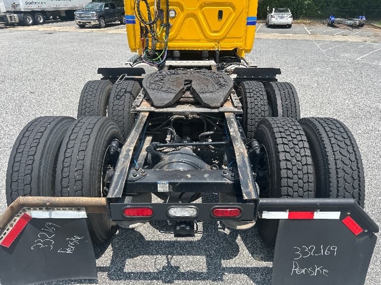 2020 Freightliner Cascadia in Monroe, OH — photo 6