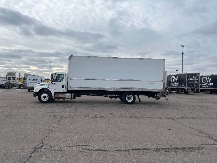 2020 Freightliner M2 106 in Warren, MI — photo 4