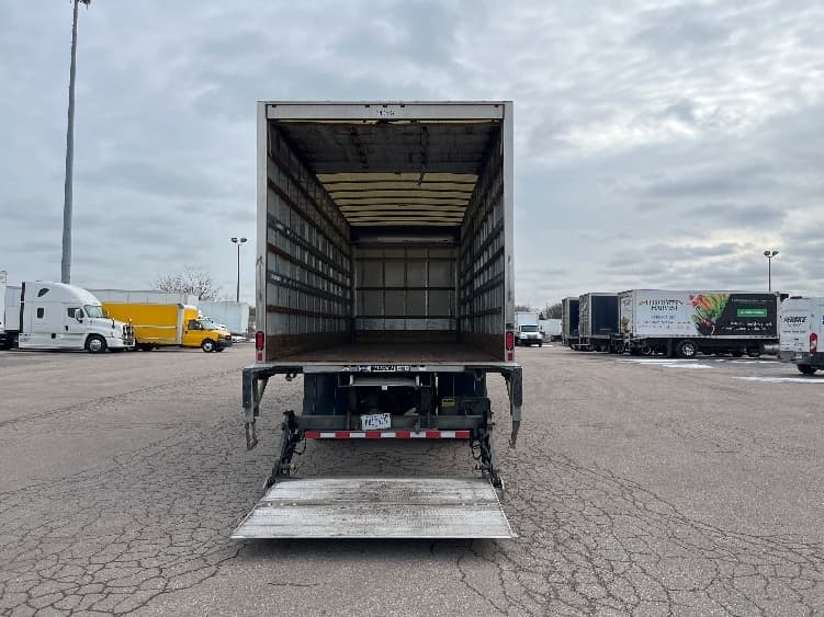 2020 Freightliner M2 106 in Warren, MI — photo 9