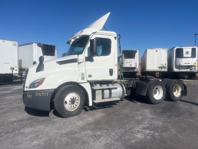 2020 Freightliner Cascadia in Middlefield, OH — photo 3