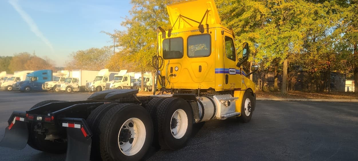 2020 Freightliner Cascadia in Albany, GA — photo 7
