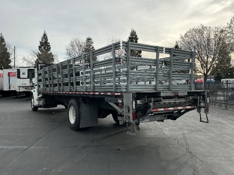 2020 Freightliner M2 106 in Sacramento, CA — photo 6