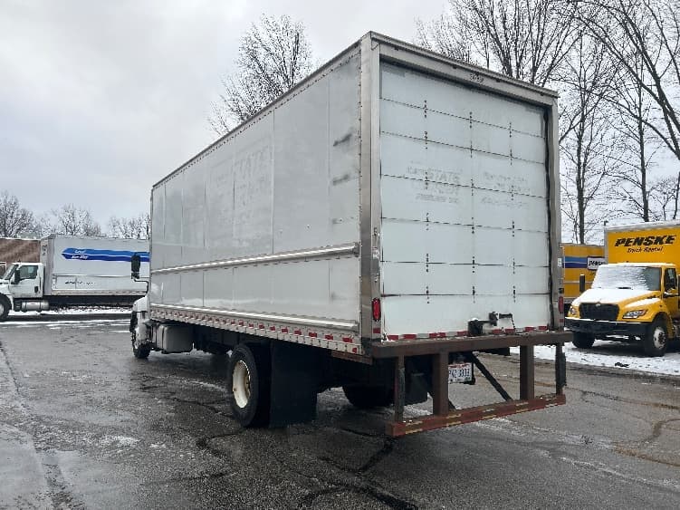 2020 Hino 338 in Middlefield, OH — photo 6
