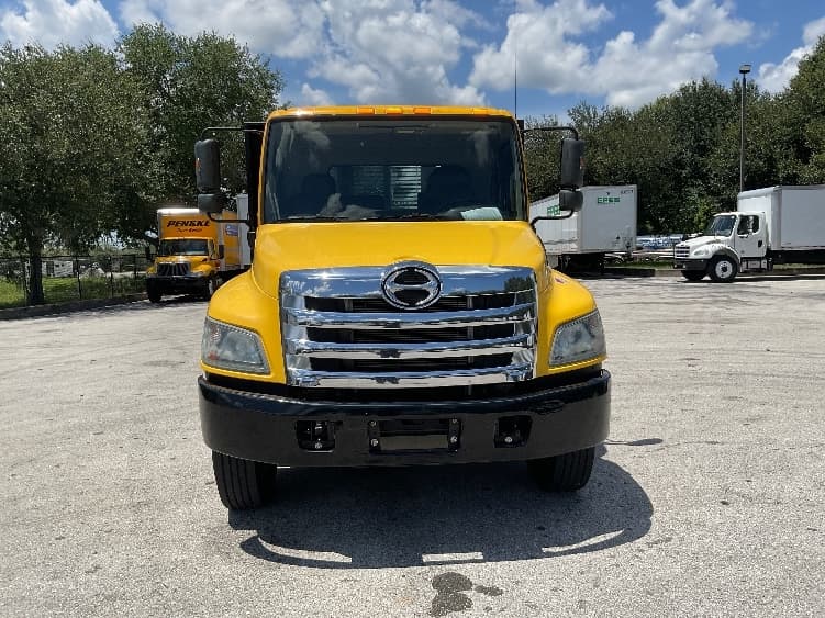2020 Hino 338 in Sarasota, FL — photo 2