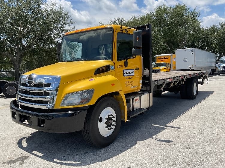 2020 Hino 338 in Sarasota, FL — photo 3