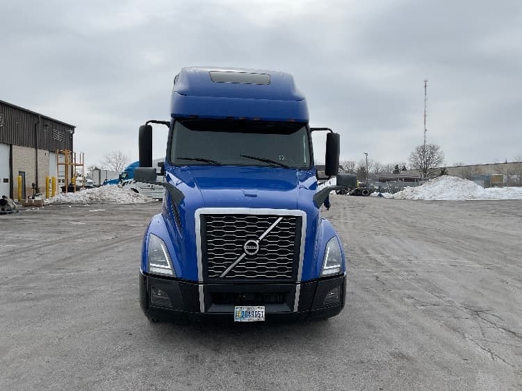 2020 Volvo VNL 760 in Indianapolis, IN — photo 2