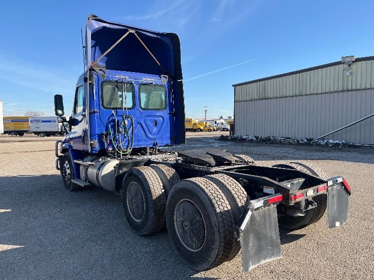 2020 Freightliner Cascadia in Elkhart, IN — photo 5