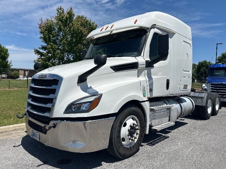 2020 Freightliner Cascadia in Hammond, LA — photo 3