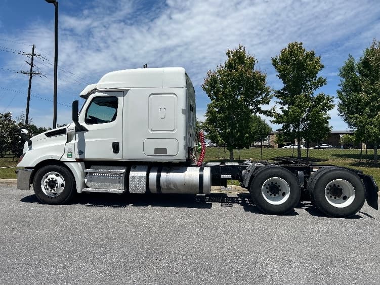 2020 Freightliner Cascadia in Hammond, LA — photo 4