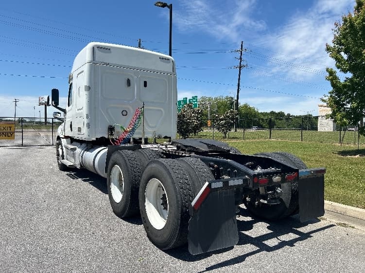 2020 Freightliner Cascadia in Hammond, LA — photo 5