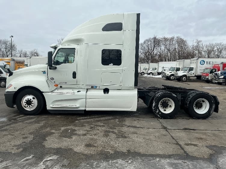 2020 International LT in Chicopee, MA — photo 4