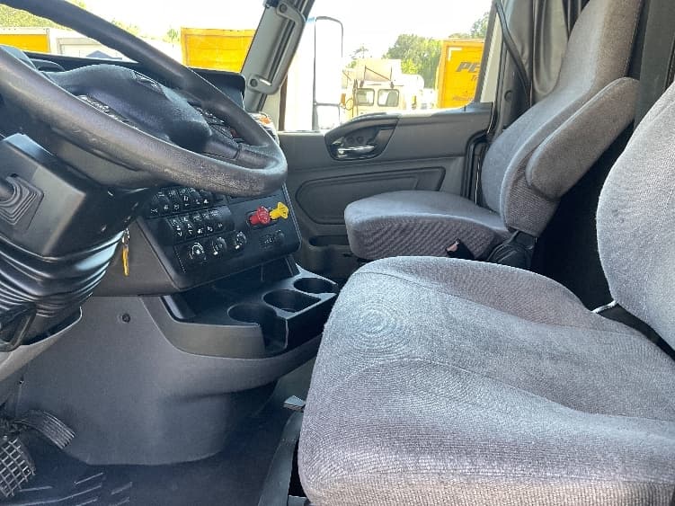 2020 International LT in Hot Springs, AR — photo 10