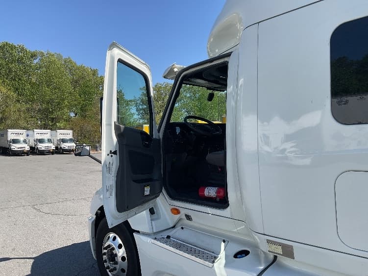 2020 International LT in Hot Springs, AR — photo 9