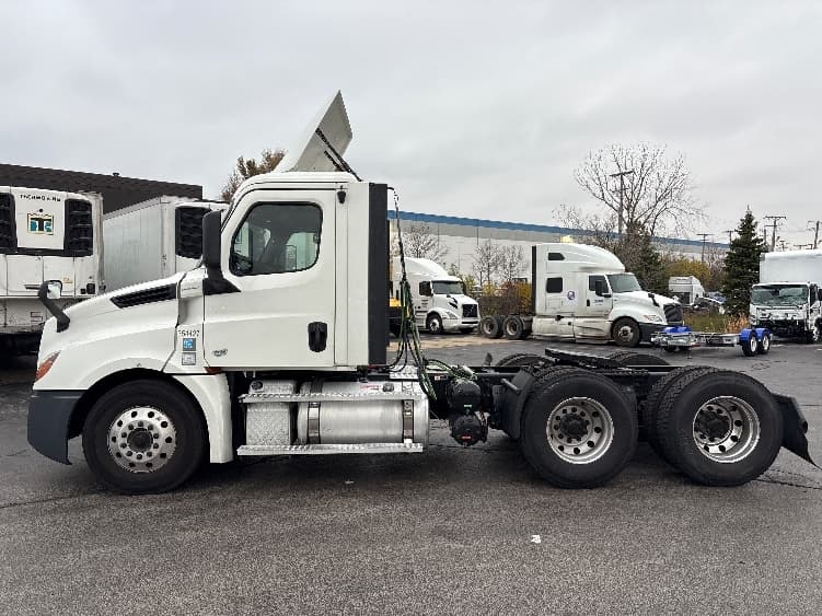 2020 Freightliner Cascadia in Sturtevant, WI — photo 4