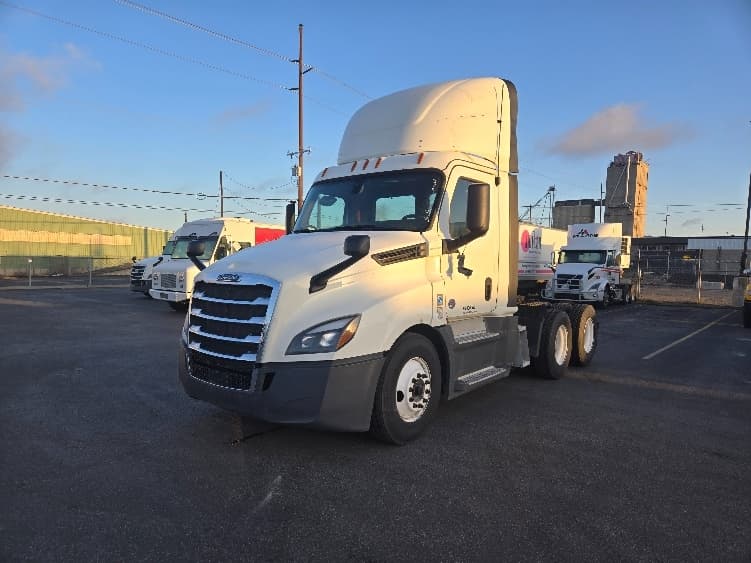 2020 Freightliner Cascadia in Spokane Valley, WA — photo 3