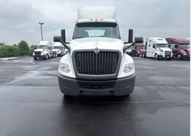 2020 International LT in Richmond, IN — photo 2