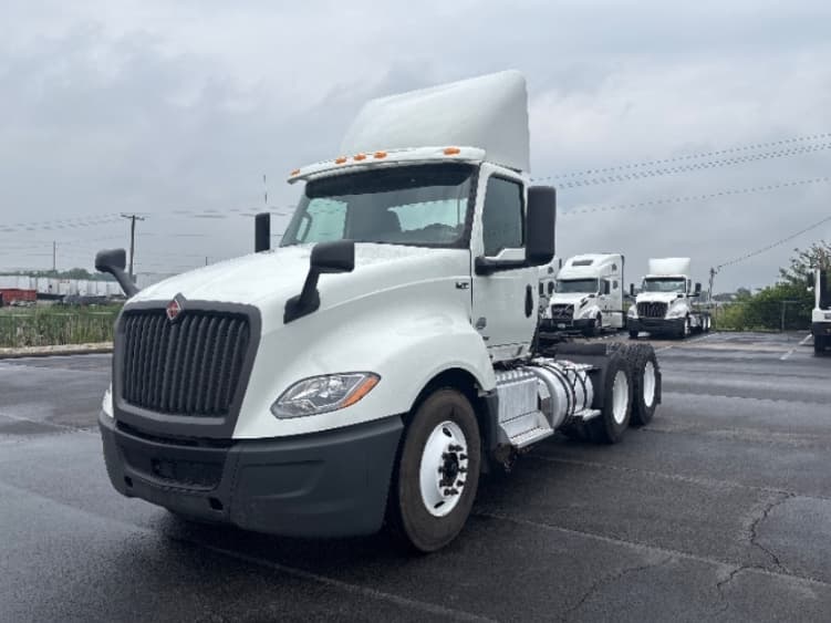 2020 International LT in Richmond, IN — photo 3