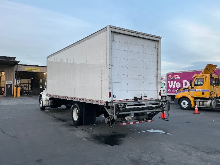 2021 Freightliner M2 106 in Fontana, CA — photo 6